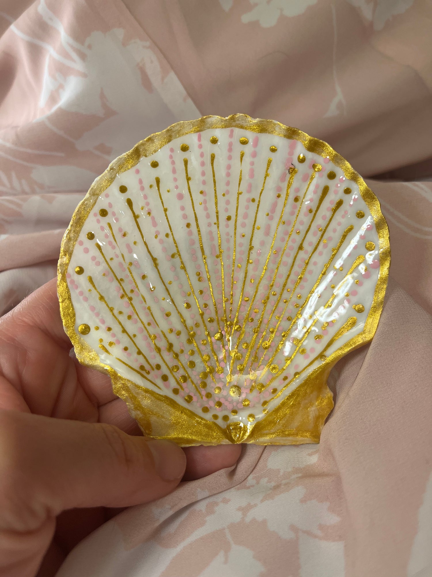 Painted shell mini dishes